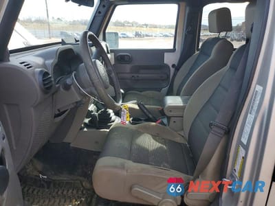Zdjęcie 7 z 12 samochodu: 2007 JEEP WRANGLER HIGH ALTITUDE 4XE VIN:1J4GA39167L191029 - miniatura