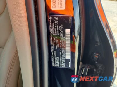 Zdjęcie 12 z 12 samochodu: 2025 VOLVO XC60 ULTRA VIN:YV4H60RMXS1083230 - miniatura