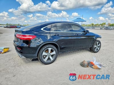 Trzecie zdjęcie samochodu z tyłu: 2019 MERCEDES-BENZ GLC COUPE 300 4MATIC VIN:WDC0J4KB7KF571059 - miniatura
