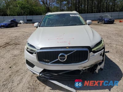 Piąte zdjęcie samochodu w środku: 2018 VOLVO XC60 T5 MOMENTUM VIN:YV4102RK8J1009204 - miniatura