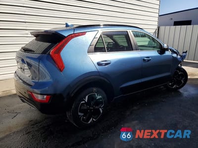 Trzecie zdjęcie samochodu z tyłu: 2023 KIA NIRO EV WIND VIN:KNDCR3L1XP5021380 - miniatura