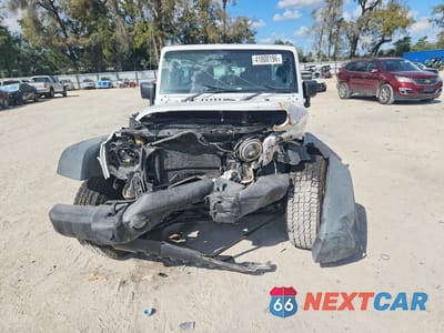 Piąte zdjęcie samochodu w środku: 2014 JEEP WRANGLER UNLIMITED SPORT VIN:1C4BJWKG7EL199895 - miniatura