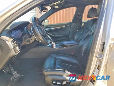 Zdjęcie 7 z 14 samochodu: 2018 BMW M550XI VIN:WBAJB9C58JB287052 - miniatura