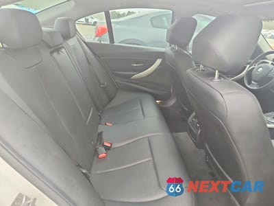 Zdjęcie 10 z 12 samochodu: 2016 BMW 320 XI VIN:WBA8E5G53GNU19747 - miniatura