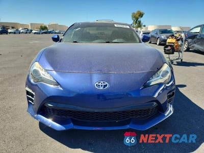 Piąte zdjęcie samochodu w środku: 2017 TOYOTA 86 BASE VIN:JF1ZNAA10H9711040 - miniatura
