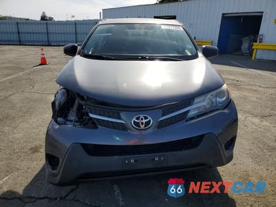 Piąte zdjęcie samochodu w środku: 2015 TOYOTA RAV4 LE VIN:JTMZFREV6FD077858 - miniatura