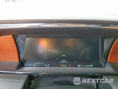 Zdjęcie 9 z 13 samochodu: 2019 LINCOLN NAVIGATOR L RESERVE VIN:5LMJJ3LT3KEL18329 - miniatura