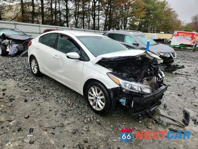 Czwarte zdjęcie samochodu z boku: 2017 KIA FORTE S VIN:3KPFL4A73HE114632 - miniatura