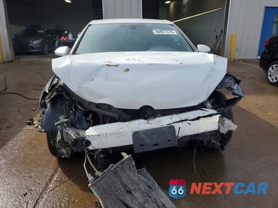 Piąte zdjęcie samochodu w środku: 2019 VOLKSWAGEN GTI S VIN:3VW6T7AU6KM007575 - miniatura