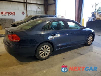 Trzecie zdjęcie samochodu z tyłu: 2014 VOLKSWAGEN PASSAT S VIN:1VWAT7A30EC067892 - miniatura