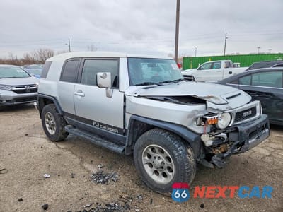 Czwarte zdjęcie samochodu z boku: 2007 TOYOTA FJ CRUISER VIN:JTEBU11F270051334 - miniatura