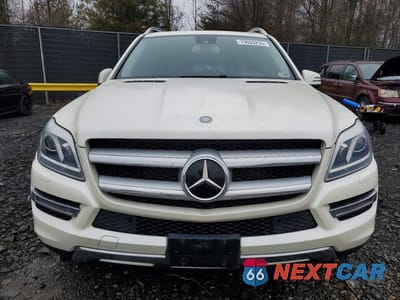 Piąte zdjęcie samochodu w środku: 2016 MERCEDES-BENZ GL 450 4MATIC VIN:4JGDF6EE6GA661376 - miniatura