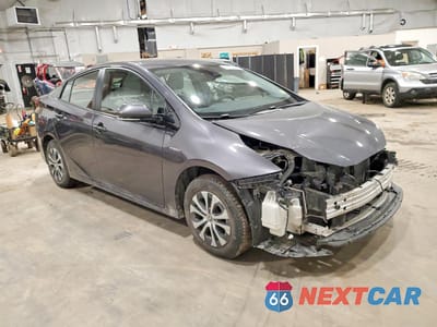 Czwarte zdjęcie samochodu z boku: 2019 TOYOTA PRIUS LE AWD-E VIN:JTDL9RFU6K3011071 - miniatura