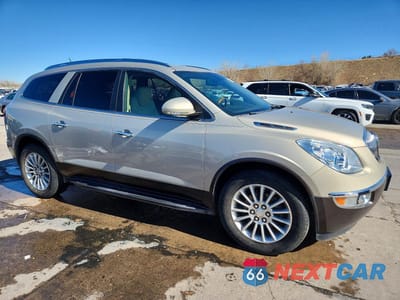 Czwarte zdjęcie samochodu z boku: 2011 BUICK ENCLAVE CXL VIN:5GAKVBEDXBJ352311 - miniatura