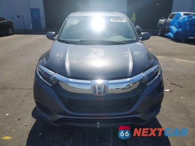Piąte zdjęcie samochodu w środku: 2019 HONDA HR-V LX VIN:3CZRU5H33KG714754 - miniatura