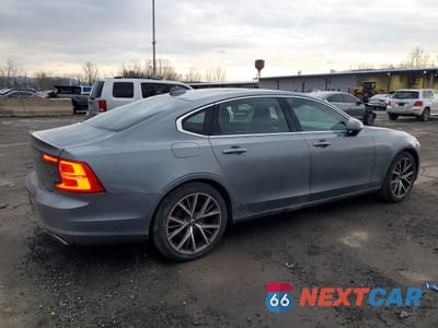 Trzecie zdjęcie samochodu z tyłu: 2018 VOLVO S90 T6 MOMENTUM VIN:LVY992MK2JP036469 - miniatura
