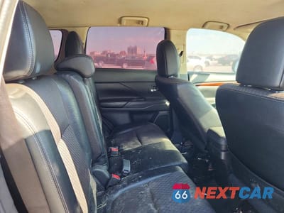 Zdjęcie 11 z 12 samochodu: 2015 MITSUBISHI OUTLANDER GT VIN:JA4JZ4AX0FZ010491 - miniatura