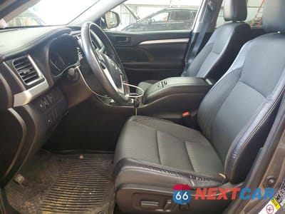 Zdjęcie 7 z 13 samochodu: 2018 TOYOTA HIGHLANDER LE PLUS VIN:5TDBZRFH2JS908688 - miniatura