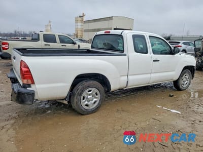 Trzecie zdjęcie samochodu z tyłu: 2015 TOYOTA TACOMA BASE VIN:5TFTX4CN2FX059025 - miniatura