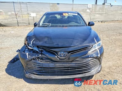 Piąte zdjęcie samochodu w środku: 2019 TOYOTA CAMRY HYBRID LE VIN:4T1B31HK1KU516077 - miniatura