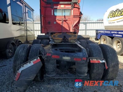 Zdjęcie 6 z 10 samochodu: 2020 VOLVO VNR SEMI TRUCK VIN:4V4WC9EG5LN225375 - miniatura