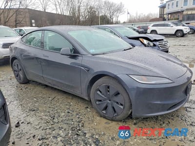 Czwarte zdjęcie samochodu z boku: 2024 TESLA MODEL 3 VIN:5YJ3E1EB7RF732882 - miniatura