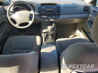 Zdjęcie 8 z 13 samochodu: 2005 TOYOTA CAMRY LE VIN:4T1BE30K95U416038 - miniatura