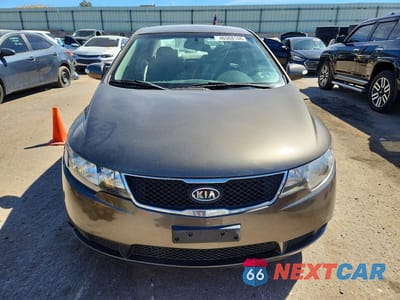 Piąte zdjęcie samochodu w środku: 2010 KIA FORTE 4D EX VIN:KNAFU4A22A5843687 - miniatura