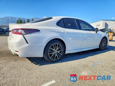 Trzecie zdjęcie samochodu z tyłu: 2022 TOYOTA CAMRY SE VIN:4T1G11AK9NU647042 - miniatura