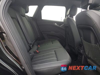 Zdjęcie 11 z 12 samochodu: 2024 AUDI Q4 E-TRON PREMIUM VIN:WA1KUBFZ2RP053764 - miniatura