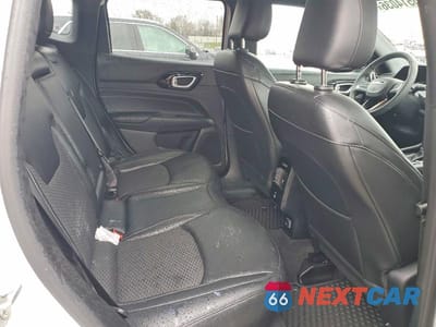 Zdjęcie 11 z 14 samochodu: 2023 JEEP COMPASS LATITUDE VIN:3C4NJDBN7PT533303 - miniatura