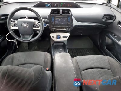 Zdjęcie 8 z 12 samochodu: 2016 TOYOTA PRIUS C FOUR VIN:JTDKBRFU5G3500309 - miniatura