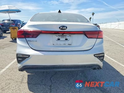 Zdjęcie 6 z 12 samochodu: 2021 KIA FORTE LXS VIN:3KPF24AD9ME387917 - miniatura