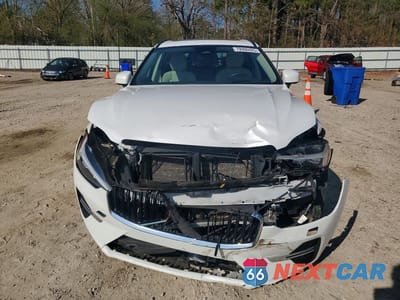 Piąte zdjęcie samochodu w środku: 2022 VOLVO XC60 B5 MOMENTUM VIN:YV4L12RK1N1924598 - miniatura