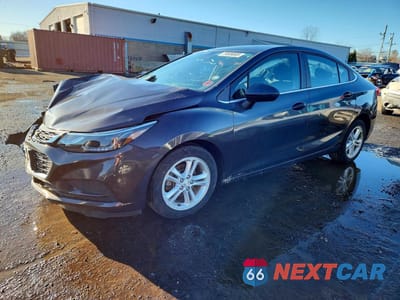 2017 CHEV CRUZE 1G1BE5SM8H7169394 - główne zdjęcie licytacji z USA - miniatura