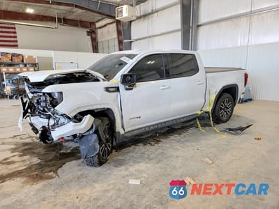 2023 GMC SIERRA K1500 AT4 1GTUUEE82PZ120356 - główne zdjęcie licytacji z USA - miniatura