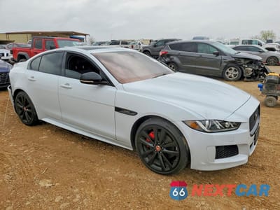 Czwarte zdjęcie samochodu z boku: 2019 JAGUAR XE LANDMARK VIN:SAJAP4FX8KCP54536 - miniatura