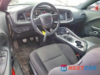 Zdjęcie 8 z 12 samochodu: 2015 DODGE CHALLENGER SXT VIN:2C3CDZAT8FH869386 - miniatura