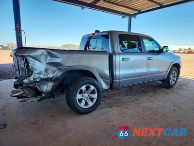 Trzecie zdjęcie samochodu z tyłu: 2022 RAM 1500 LARAMIE VIN:1C6RREJT0NN304448 - miniatura