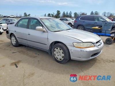 Czwarte zdjęcie samochodu z boku: 1998 HONDA ACCORD LX VIN:1HGCG5541WA040464 - miniatura