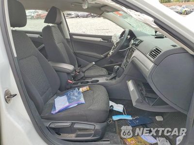 Zdjęcie 7 z 12 samochodu: 2017 VOLKSWAGEN PASSAT S VIN:1VWAT7A31HC019936 - miniatura