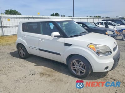 Czwarte zdjęcie samochodu z boku: 2011 KIA SOUL + VIN:KNDJT2A25B7710612 - miniatura