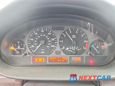 Zdjęcie 9 z 11 samochodu: 2001 BMW 325 I VIN:WBAAV33431FU81752 - miniatura