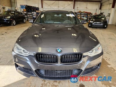 Piąte zdjęcie samochodu w środku: 2016 BMW 340 XI VIN:WBA8B7G50GNT14295 - miniatura