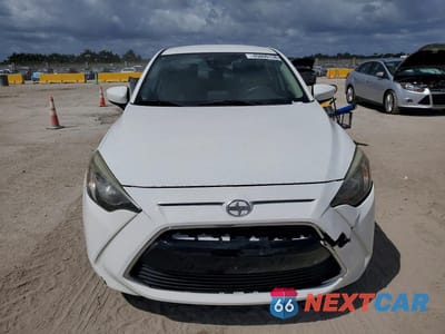 Piąte zdjęcie samochodu w środku: 2016 SCION IA BASE VIN:3MYDLBZVXGY132445 - miniatura