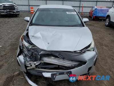 Piąte zdjęcie samochodu w środku: 2016 TOYOTA PRIUS TWO VIN:JTDKBRFU1G3501585 - miniatura