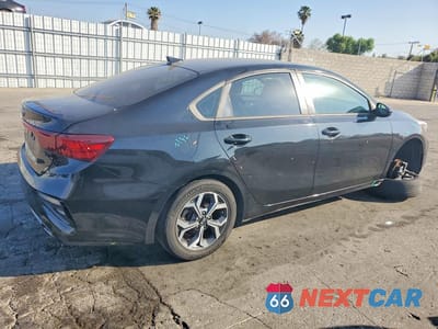 Trzecie zdjęcie samochodu z tyłu: 2019 KIA FORTE LXS VIN:3KPF24AD1KE016473 - miniatura