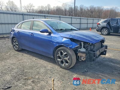 Czwarte zdjęcie samochodu z boku: 2019 KIA FORTE LXS VIN:3KPF24AD0KE024807 - miniatura
