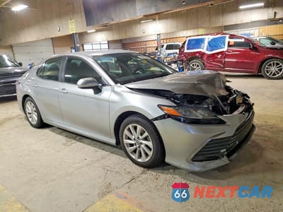 Czwarte zdjęcie samochodu z boku: 2023 TOYOTA CAMRY LE VIN:4T1C11AK5PU796078 - miniatura