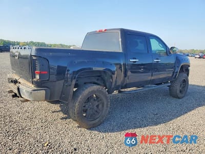 Trzecie zdjęcie samochodu z tyłu: 2011 CHEVROLET SILVERADO K1500 LT VIN:3GCPKSE37BG252530 - miniatura